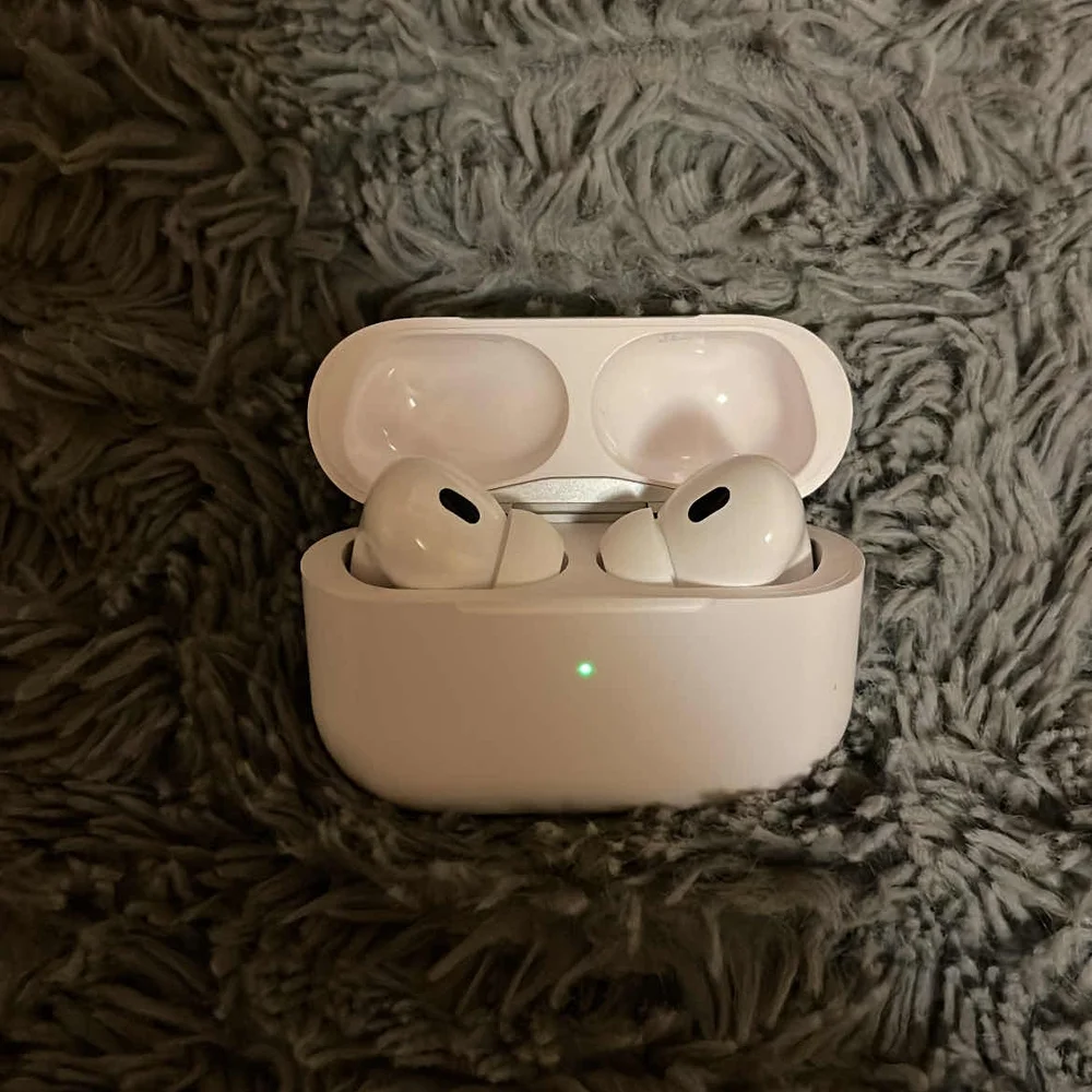 Apple AirPods Pro with Wireless Charging Case - White